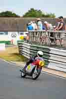 Vintage-motorcycle-club;eventdigitalimages;mallory-park;mallory-park-trackday-photographs;no-limits-trackdays;peter-wileman-photography;trackday-digital-images;trackday-photos;vmcc-festival-1000-bikes-photographs